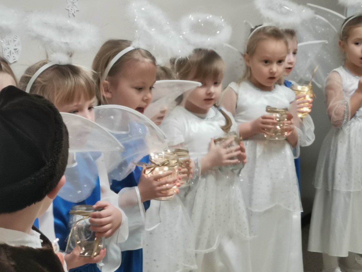 Występ dzieci z Przedszkola Miejskiego nr4 STEBLUŚ