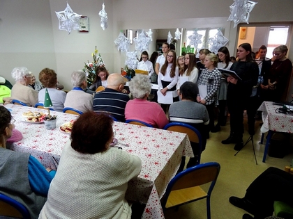 Wspólne kolędowanie w Klubie Seniora