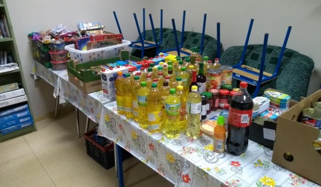 Zdjęcie przedstawia dary
